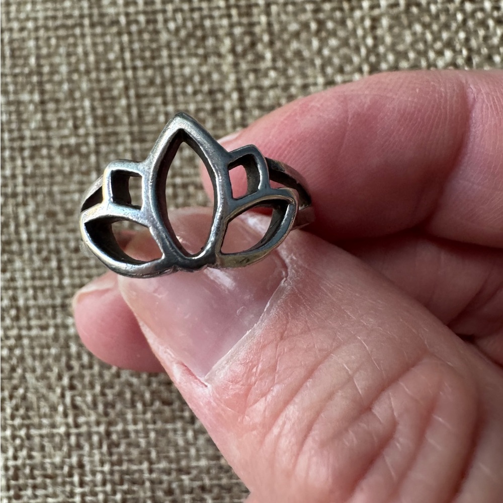 Sterling Silver Lotus Ring - Size 7